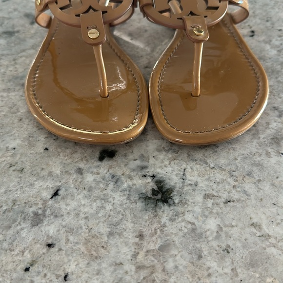 SALE! 🚨Tory Burch Miller sandals 10 nude patent - Picture 8 of 10